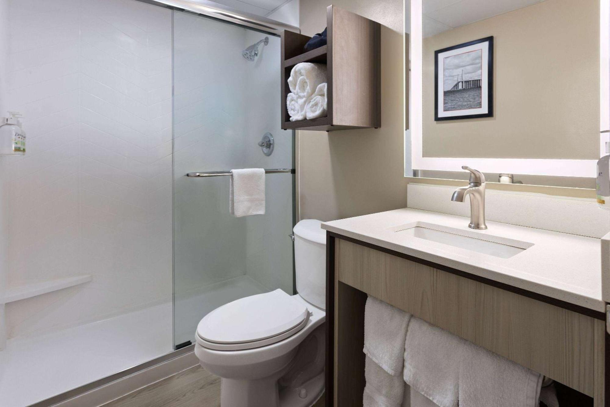 Ramada By Wyndham Parsippany Hotel Buitenkant foto