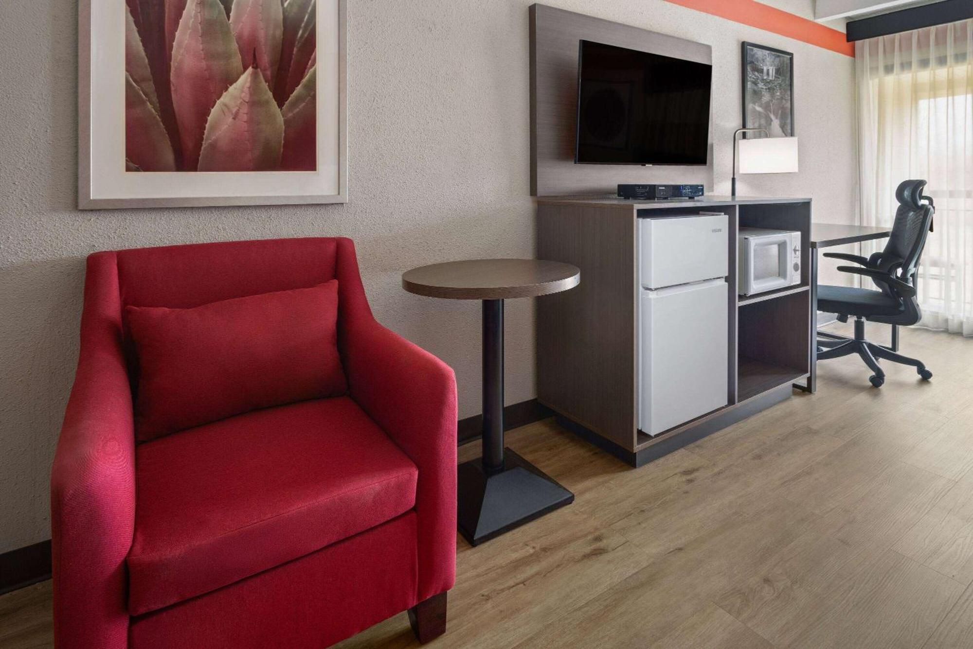 Ramada By Wyndham Parsippany Hotel Buitenkant foto