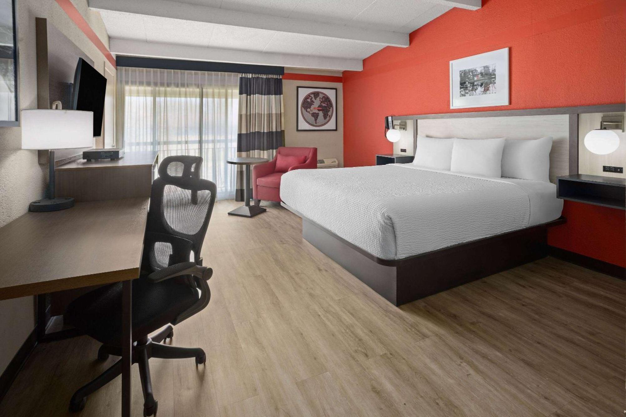 Ramada By Wyndham Parsippany Hotel Buitenkant foto