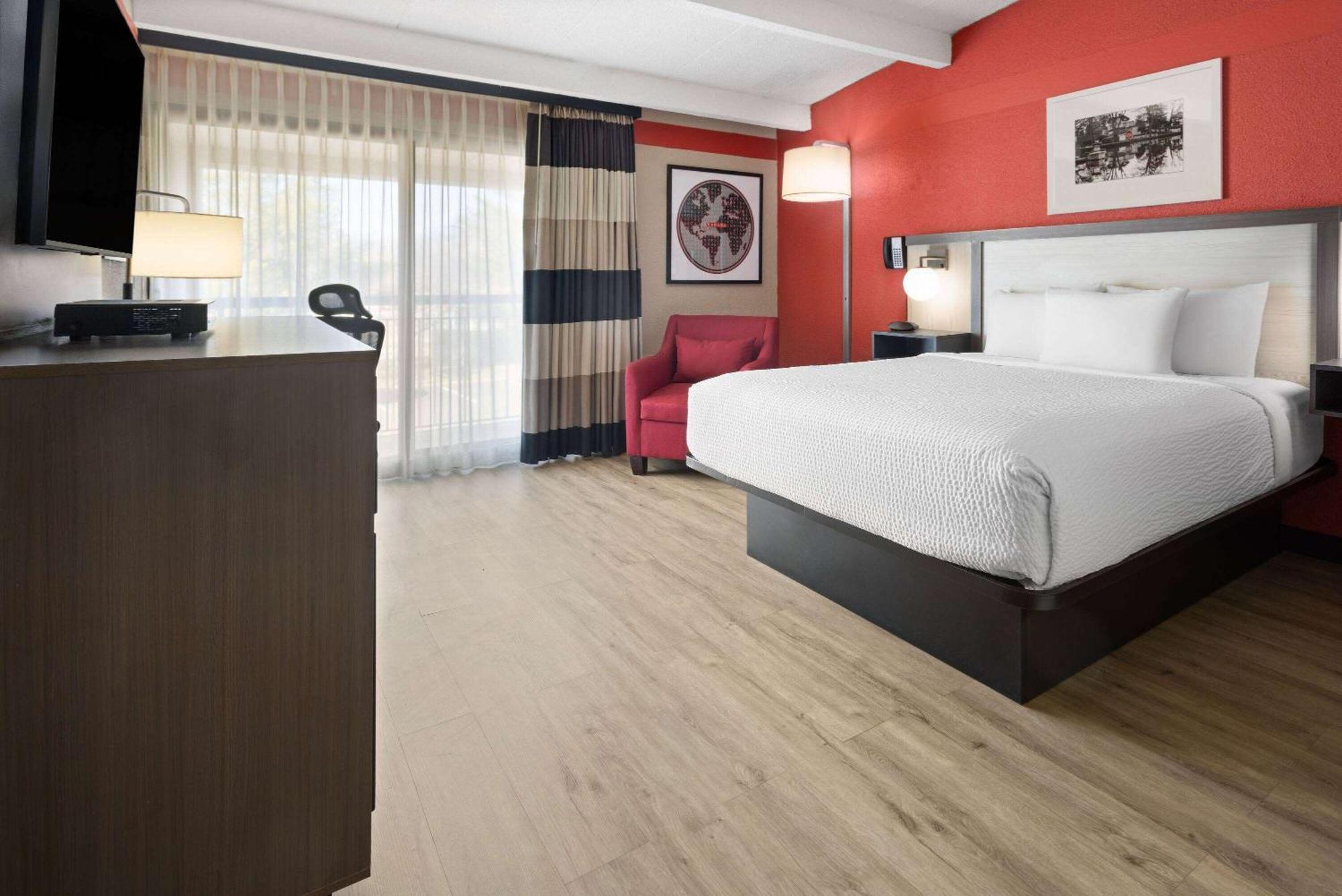 Ramada By Wyndham Parsippany Hotel Buitenkant foto