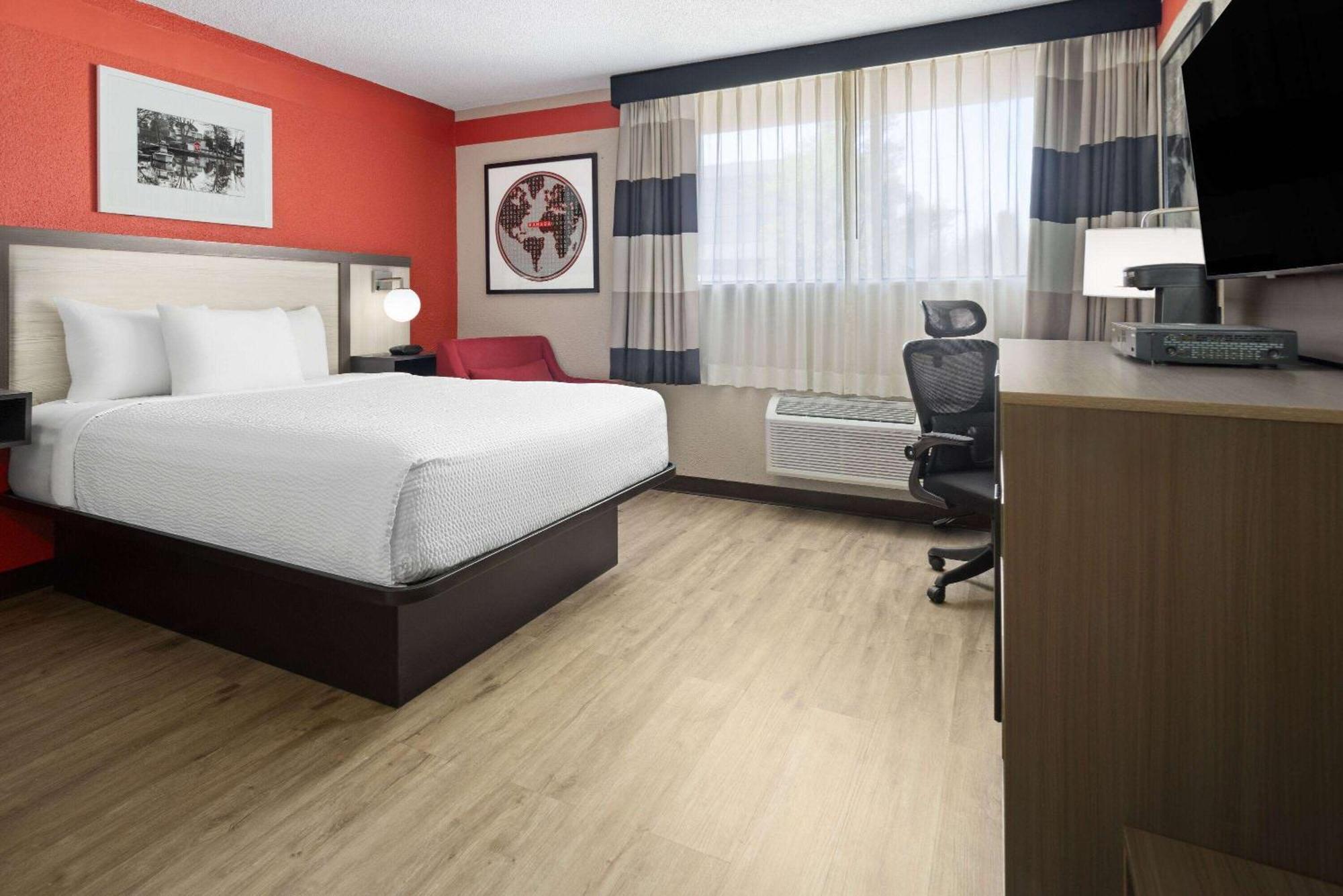 Ramada By Wyndham Parsippany Hotel Buitenkant foto